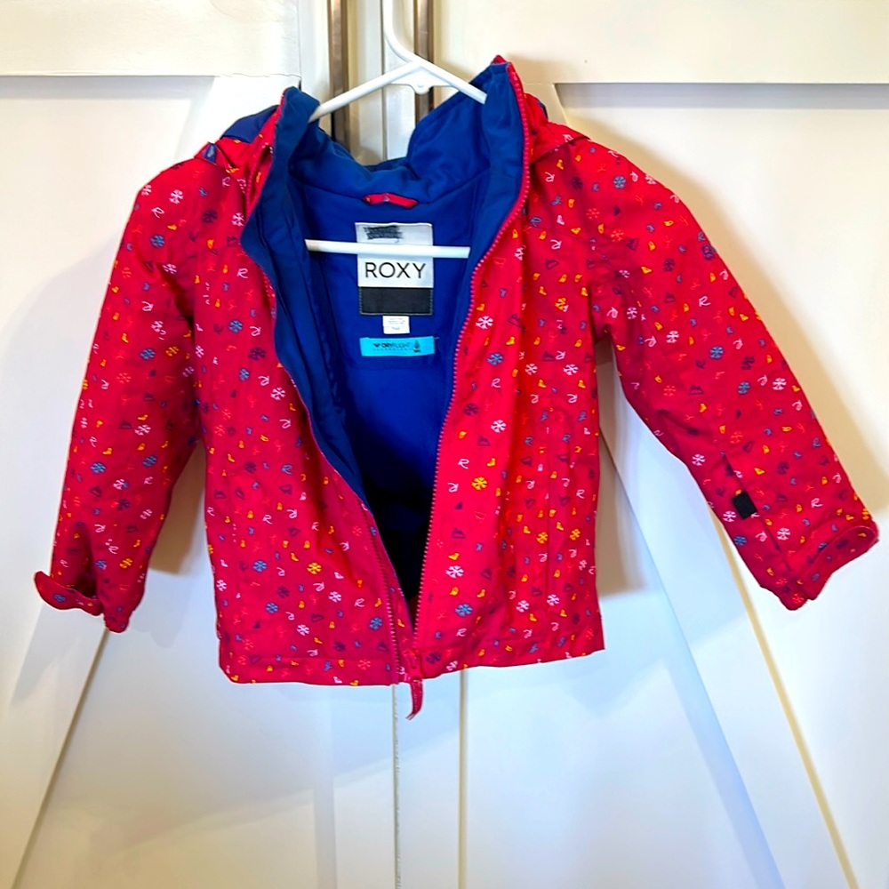 Girls size 4-5( fits up to size 6) ROXY dryflight ski/snowboard jacket.